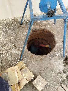 حفر چاه توالت در منطقه اکباتان تهران